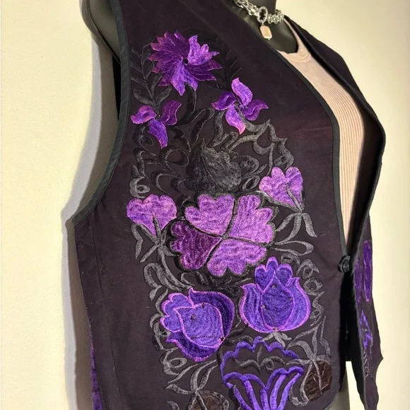 Elegant Purple Floral Women's Vest - Picture 6 of 10